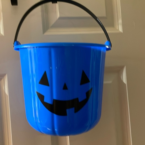 Blue Halloween Candy Bucket🧩 - Picture 1 of 1